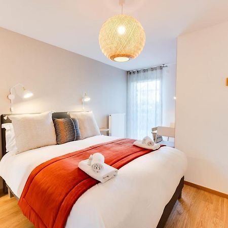 Le Reposoir - New 2 Bedroom Apartment With Terrace & Garage アヌシー エクステリア 写真