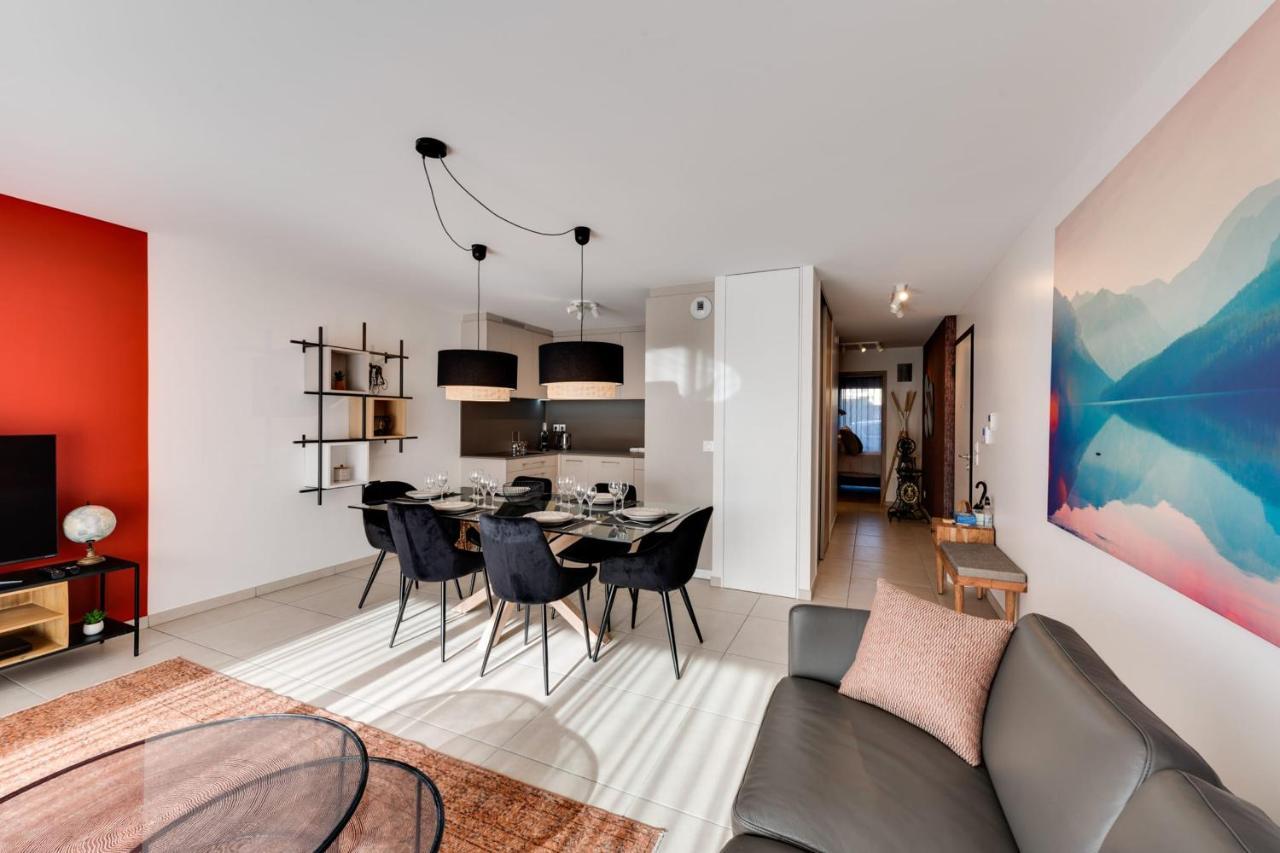 Le Reposoir - New 2 Bedroom Apartment With Terrace & Garage アヌシー エクステリア 写真