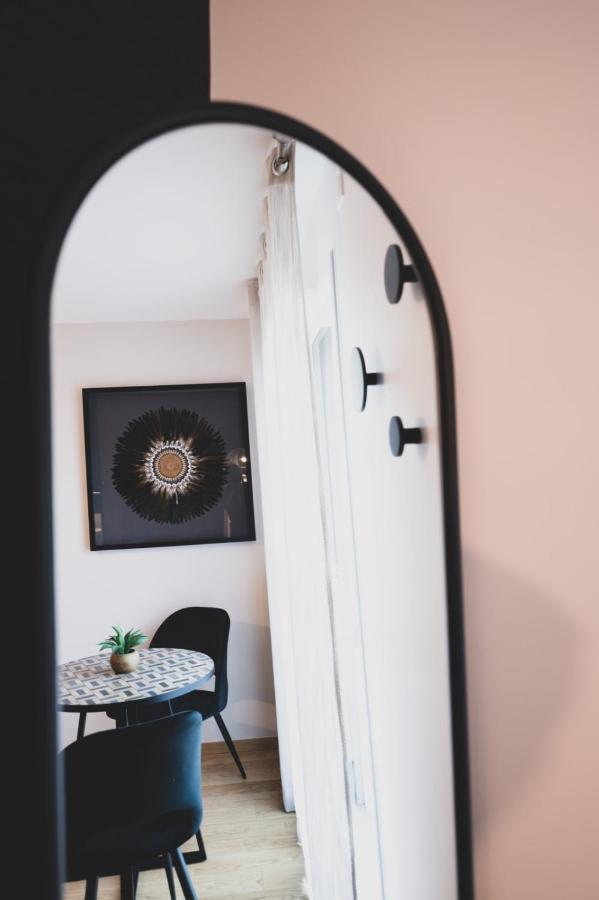 Le Reposoir - New 2 Bedroom Apartment With Terrace & Garage アヌシー エクステリア 写真